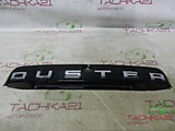 Накладка крышки багажника (черная)  RENAULT Duster